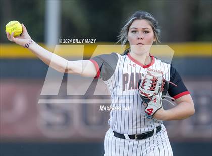 Thumbnail 3 in College Park @ Caney Creek photogallery.