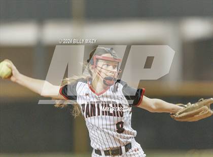Thumbnail 2 in College Park @ Caney Creek photogallery.