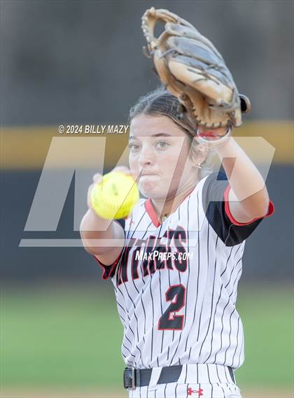 Thumbnail 3 in College Park @ Caney Creek photogallery.