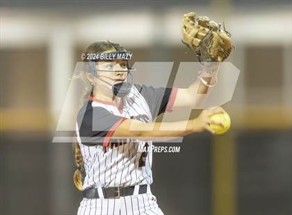 Thumbnail 1 in College Park @ Caney Creek photogallery.