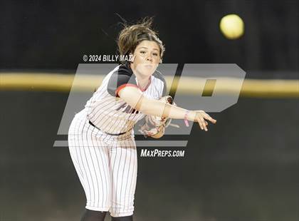Thumbnail 3 in College Park @ Caney Creek photogallery.