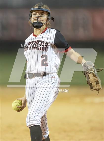 Thumbnail 2 in College Park @ Caney Creek photogallery.