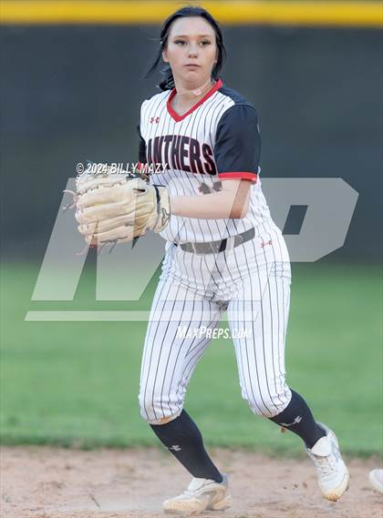 Thumbnail 2 in College Park @ Caney Creek photogallery.