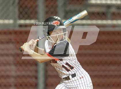 Thumbnail 1 in College Park @ Caney Creek photogallery.