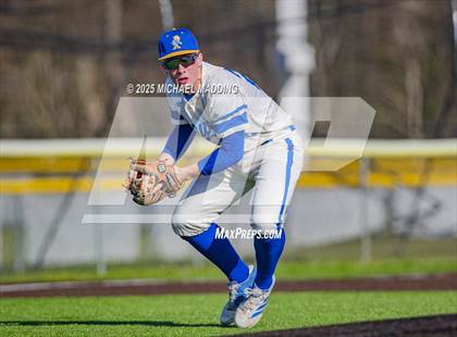 Thumbnail 3 in Hamshire-Fannett @ Kelly Catholic photogallery.