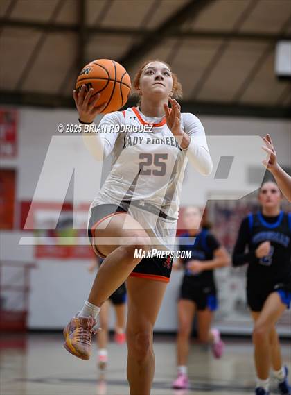 Thumbnail 1 in Batesville vs. Bergman (Cavenaugh Classic) photogallery.