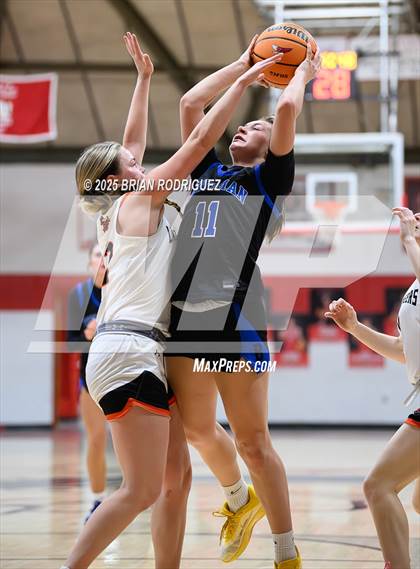 Thumbnail 2 in Batesville vs. Bergman (Cavenaugh Classic) photogallery.