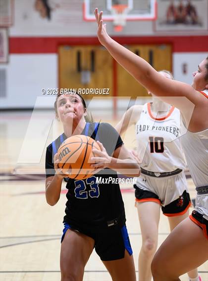 Thumbnail 2 in Batesville vs. Bergman (Cavenaugh Classic) photogallery.