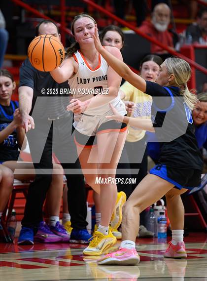 Thumbnail 2 in Batesville vs. Bergman (Cavenaugh Classic) photogallery.