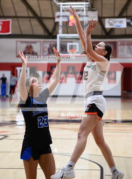 Thumbnail 2 in Batesville vs. Bergman (Cavenaugh Classic) photogallery.