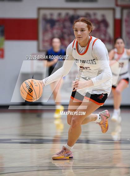 Thumbnail 2 in Batesville vs. Bergman (Cavenaugh Classic) photogallery.