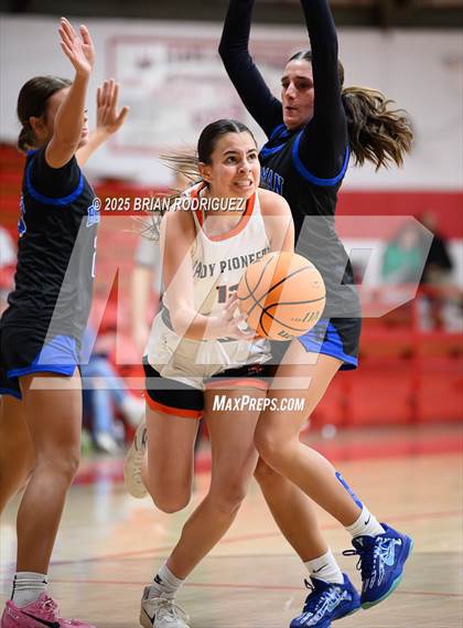 Thumbnail 3 in Batesville vs. Bergman (Cavenaugh Classic) photogallery.