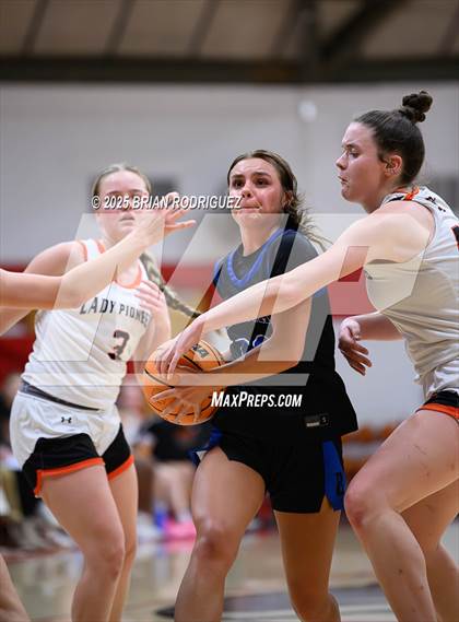 Thumbnail 1 in Batesville vs. Bergman (Cavenaugh Classic) photogallery.