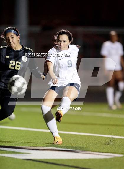 Thumbnail 3 in Keller vs Fossil Ridge photogallery.
