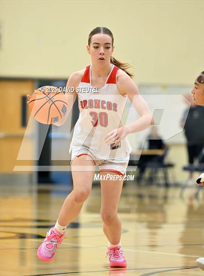 Thumbnail 3 in JV: Cosumnes Oaks vs. Bella Vista (Rumble on the River) photogallery.