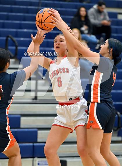 Thumbnail 3 in JV: Cosumnes Oaks vs. Bella Vista (Rumble on the River) photogallery.