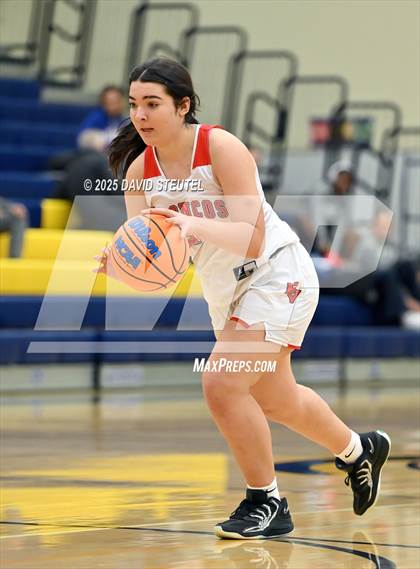 Thumbnail 1 in JV: Cosumnes Oaks vs. Bella Vista (Rumble on the River) photogallery.