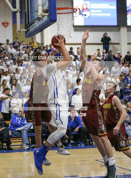 Thumbnail 1 in Esperanza Aztecs @ Santa Margarita Eagles photogallery.