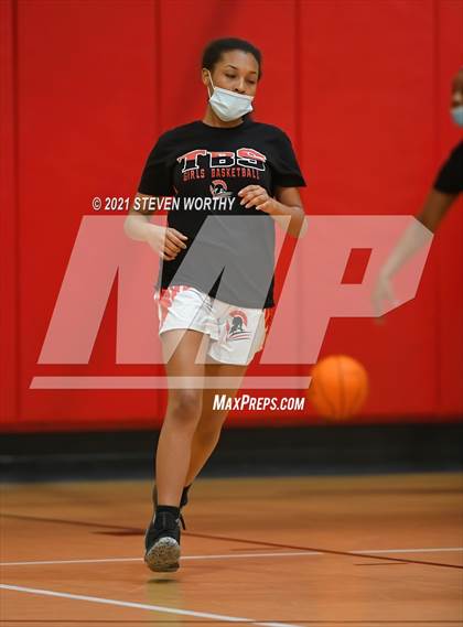 Thumbnail 2 in Davidson Day @ The Burlington School (NCISAA 2A Final) photogallery.