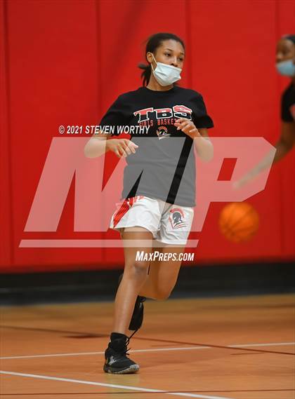 Thumbnail 3 in Davidson Day @ The Burlington School (NCISAA 2A Final) photogallery.