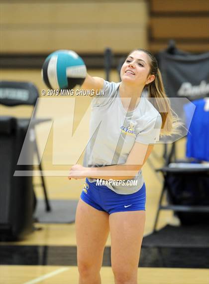 Thumbnail 3 in El Toro @ Aliso Niguel photogallery.