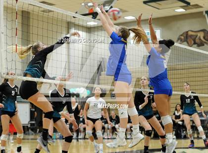 Thumbnail 3 in El Toro @ Aliso Niguel photogallery.