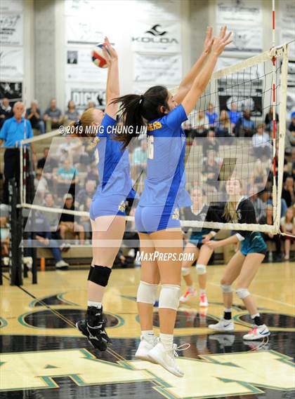 Thumbnail 3 in El Toro @ Aliso Niguel photogallery.