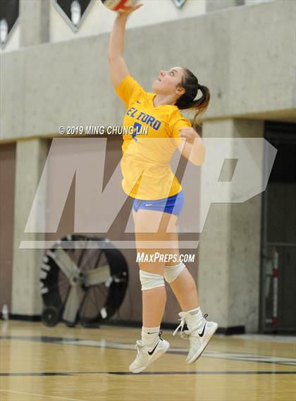 Thumbnail 1 in El Toro @ Aliso Niguel photogallery.