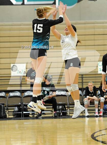 Thumbnail 3 in El Toro @ Aliso Niguel photogallery.