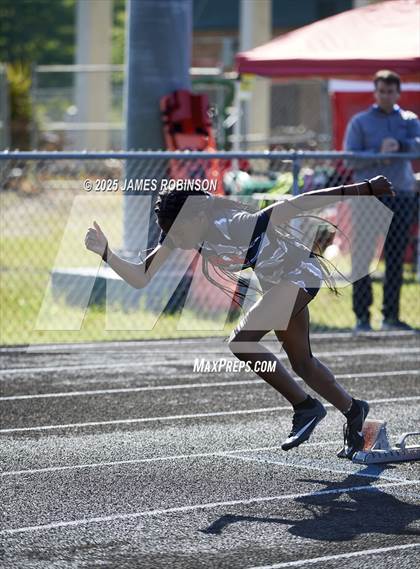 Thumbnail 3 in Gateway Conference Championships (800m) photogallery.