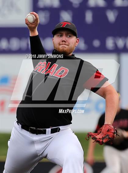 Thumbnail 2 in Triad vs Glenwood (IHSA Class 3A Super Sectional) photogallery.