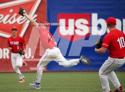 Thumbnail 1 in Triad vs Glenwood (IHSA Class 3A Super Sectional) photogallery.