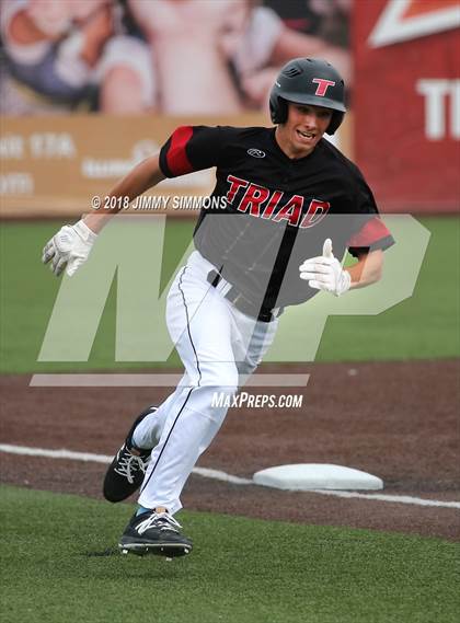 Thumbnail 2 in Triad vs Glenwood (IHSA Class 3A Super Sectional) photogallery.