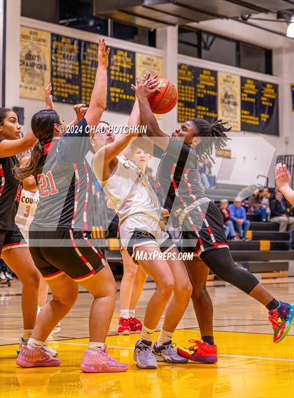 Thumbnail 2 in Geneva @ Honeoye Falls-Lima (NYSPHSAA Section 5 Class A Pre-Quarterfinal Round 1) photogallery.