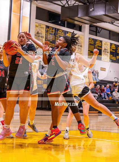 Thumbnail 2 in Geneva @ Honeoye Falls-Lima (NYSPHSAA Section 5 Class A Pre-Quarterfinal Round 1) photogallery.