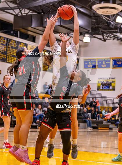 Thumbnail 1 in Geneva @ Honeoye Falls-Lima (NYSPHSAA Section 5 Class A Pre-Quarterfinal Round 1) photogallery.