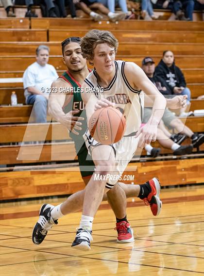 Thumbnail 1 in Eureka vs Santa Rosa (Sonoma County Classic Tournament) photogallery.