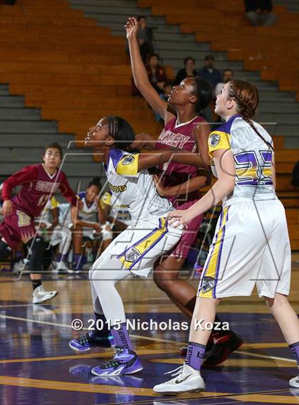 Thumbnail 1 in Downey vs. Lynwood photogallery.