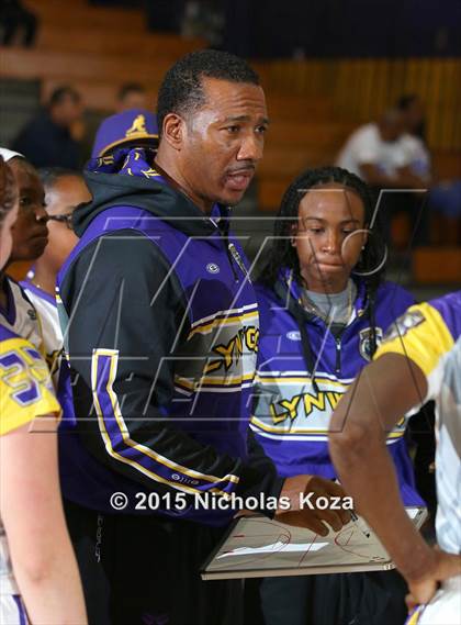 Thumbnail 2 in Downey vs. Lynwood photogallery.