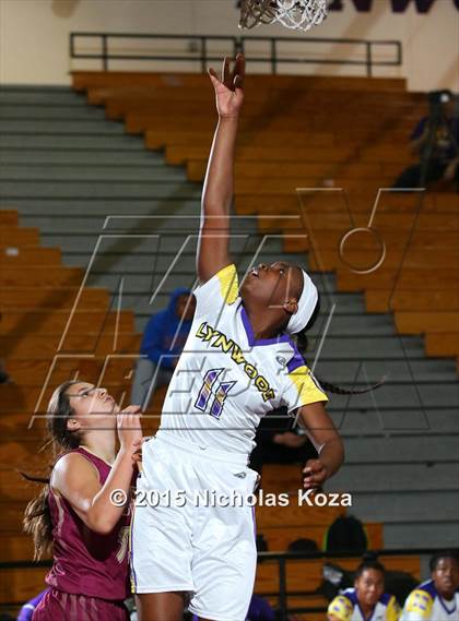 Thumbnail 2 in Downey vs. Lynwood photogallery.