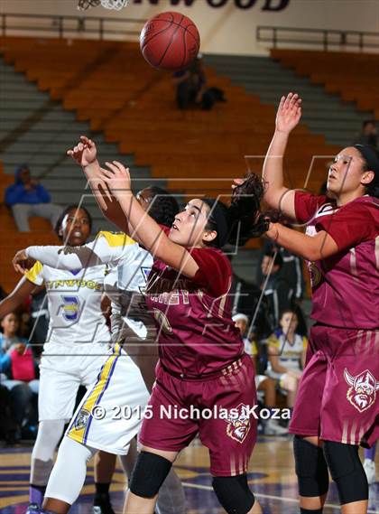 Thumbnail 3 in Downey vs. Lynwood photogallery.