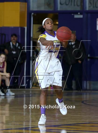 Thumbnail 2 in Downey vs. Lynwood photogallery.