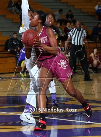 Thumbnail 3 in Downey vs. Lynwood photogallery.