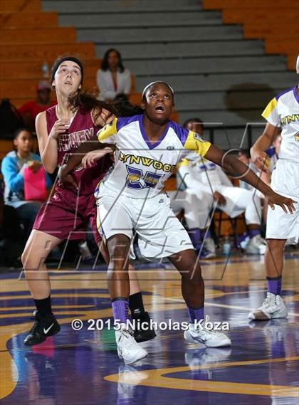 Thumbnail 2 in Downey vs. Lynwood photogallery.