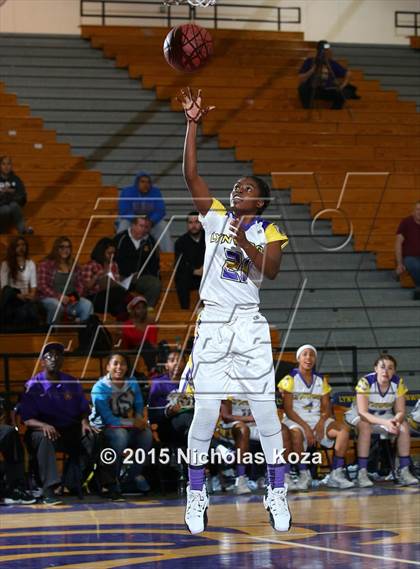 Thumbnail 1 in Downey vs. Lynwood photogallery.