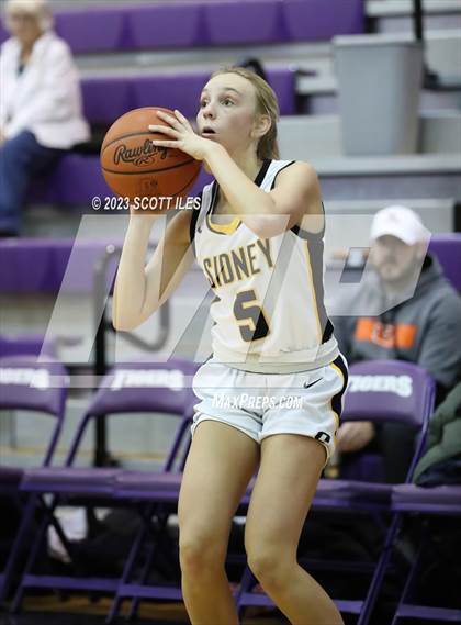 Thumbnail 1 in Sidney vs Fort Erie (OGBR Classic in the City) photogallery.