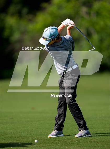 Thumbnail 2 in UIL 1A Boys Golf Finals Round 1 photogallery.