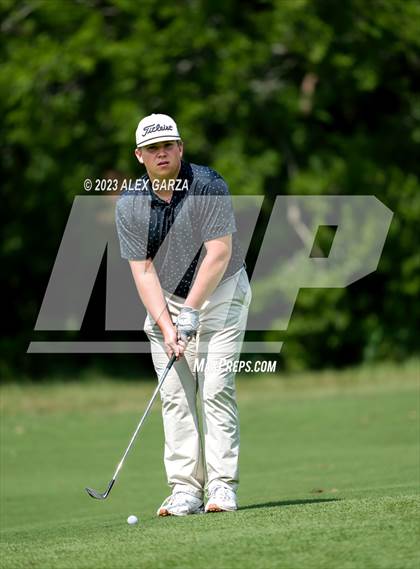 Thumbnail 3 in UIL 1A Boys Golf Finals Round 1 photogallery.