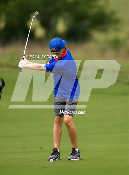 Thumbnail 2 in UIL 1A Boys Golf Finals Round 1 photogallery.