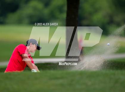 Thumbnail 2 in UIL 1A Boys Golf Finals Round 1 photogallery.